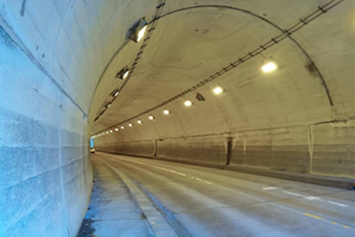 街路灯トンネル照明工事のイメージ：トンネルの写真